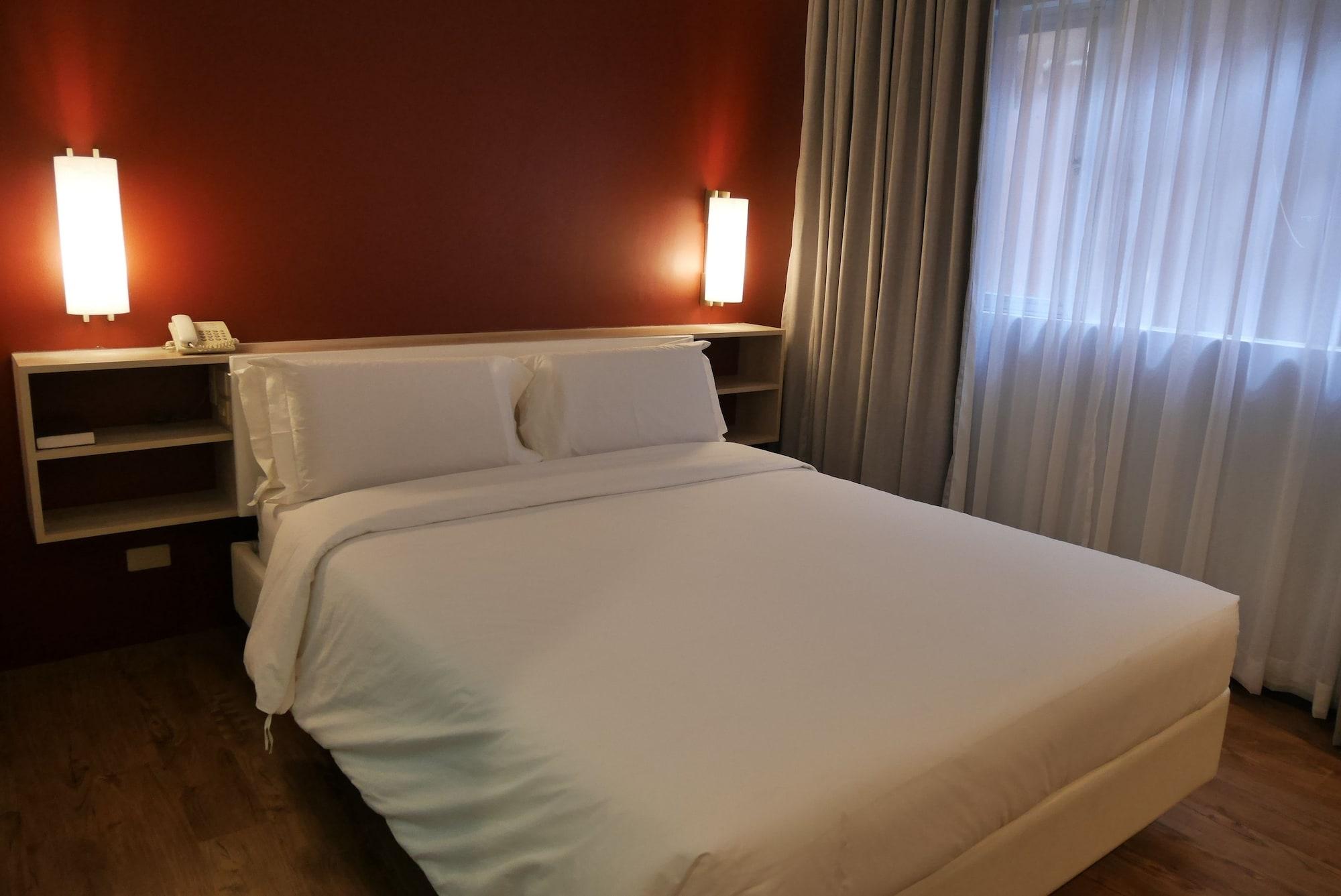 Circle Inn Hotel And Suites Bacolod Exteriör bild
