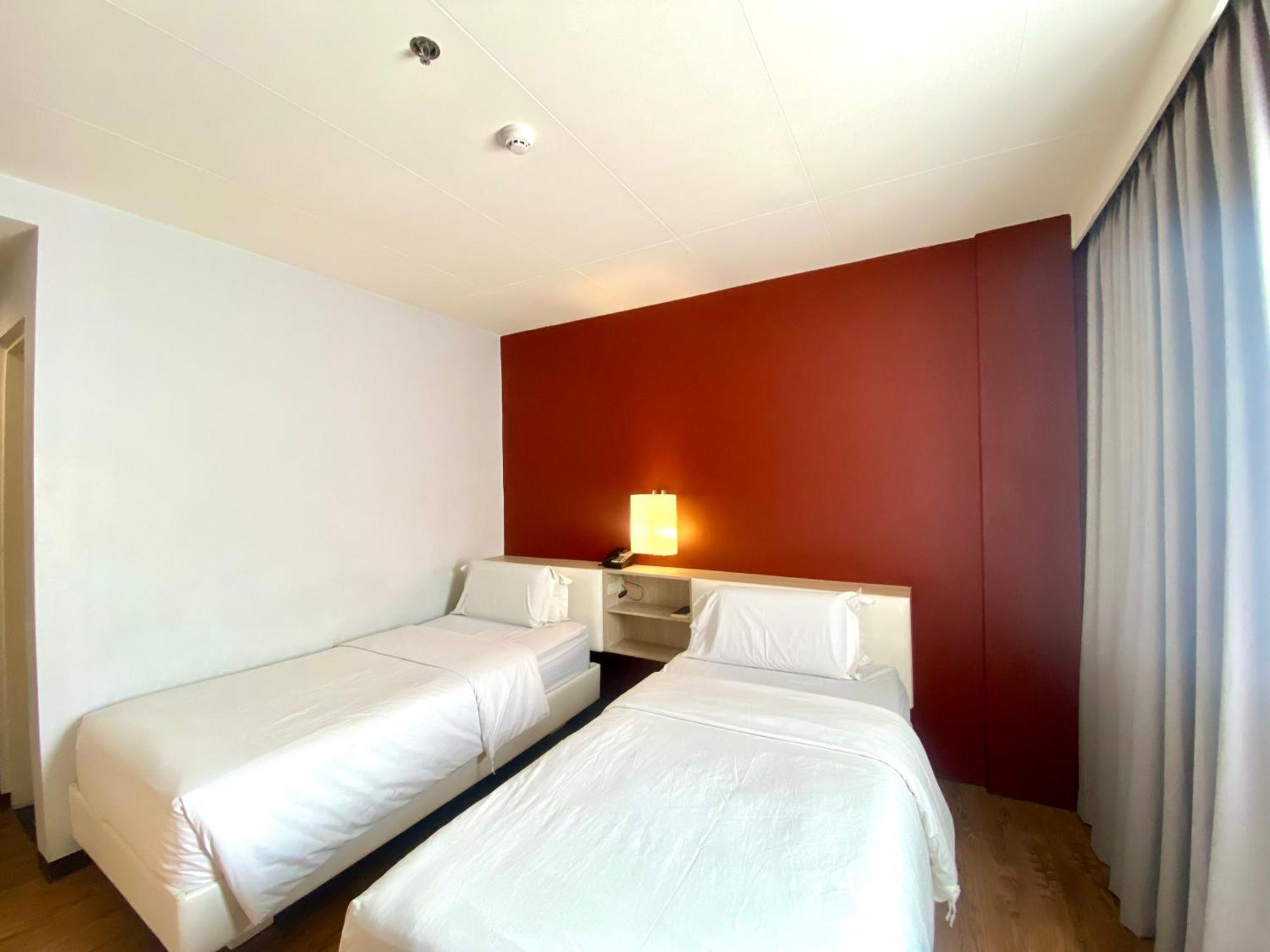 Circle Inn Hotel And Suites Bacolod Exteriör bild