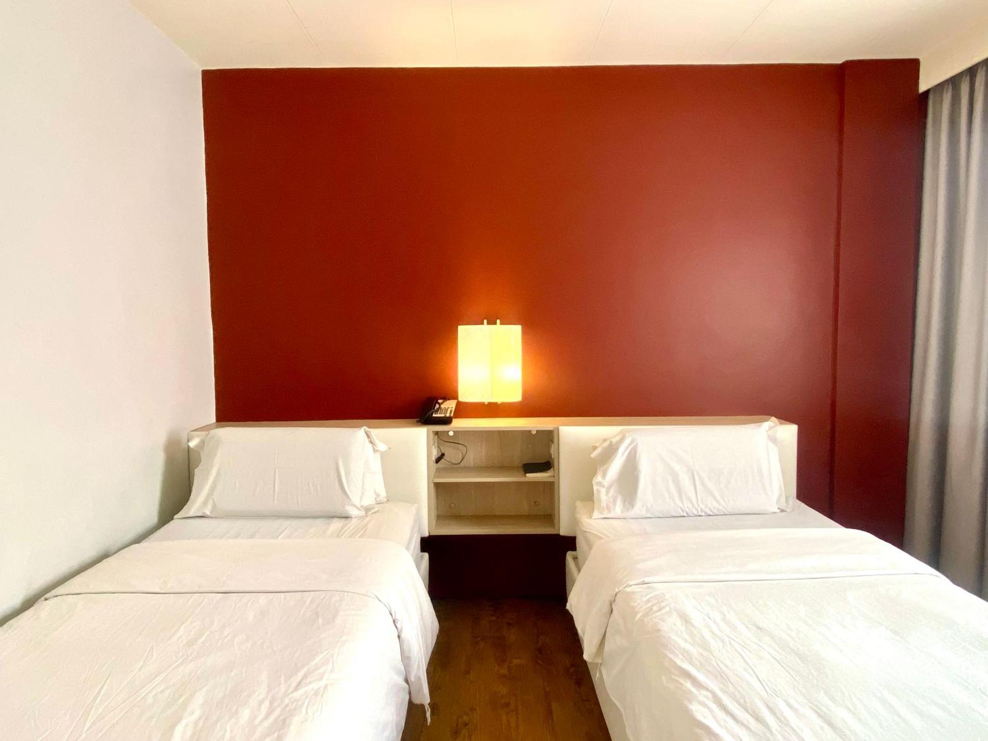 Circle Inn Hotel And Suites Bacolod Exteriör bild