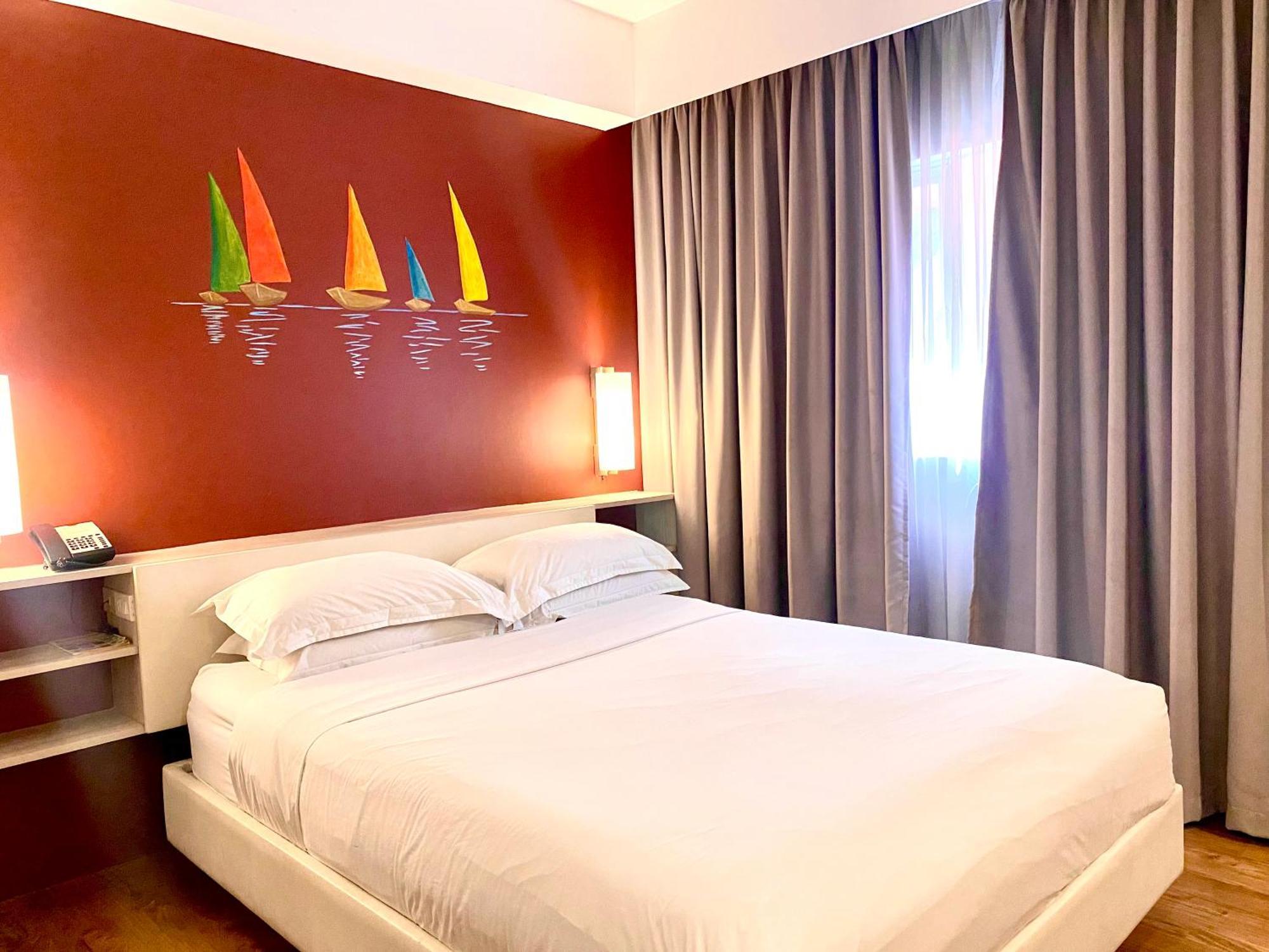 Circle Inn Hotel And Suites Bacolod Exteriör bild