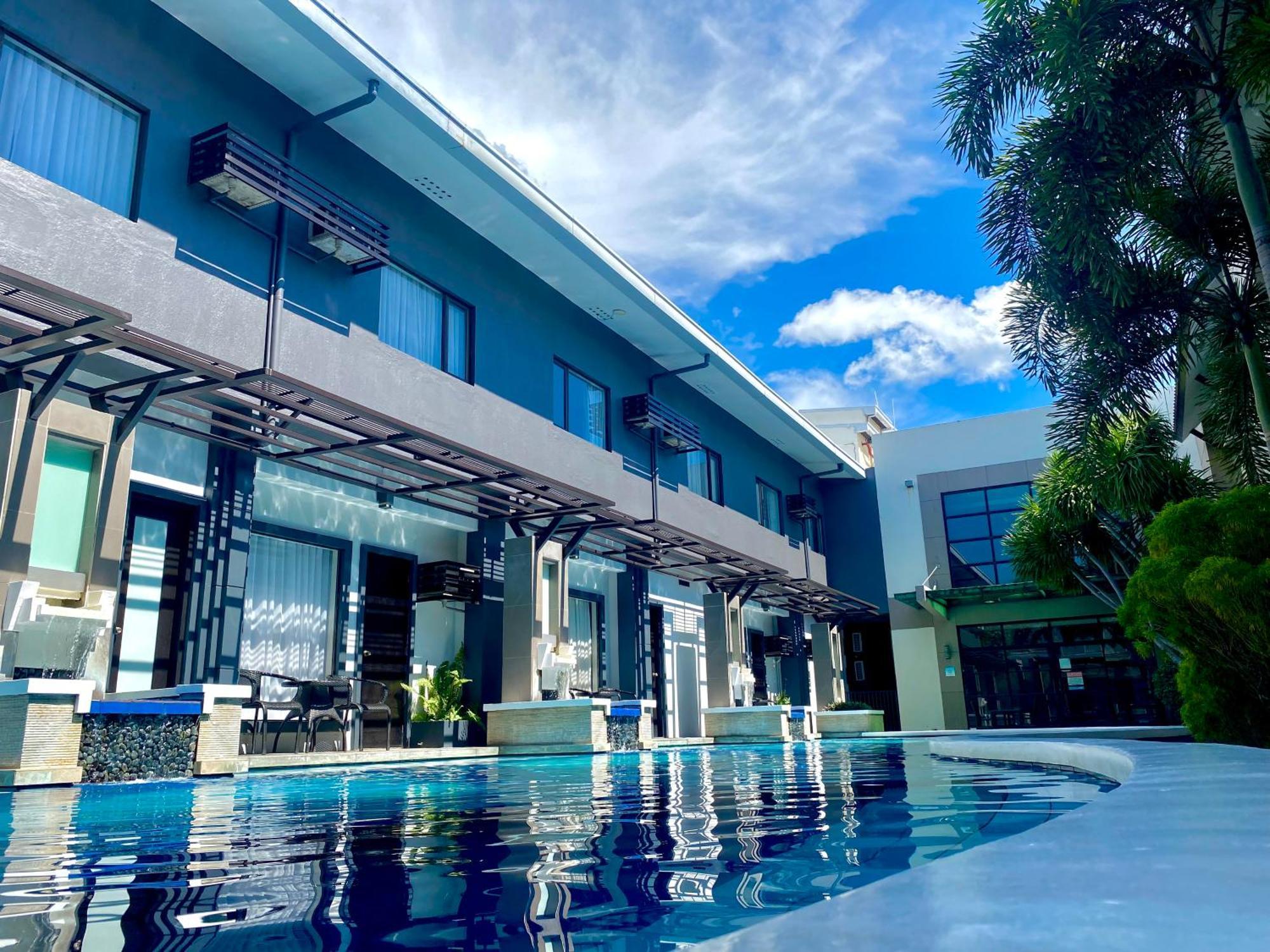 Circle Inn Hotel And Suites Bacolod Exteriör bild
