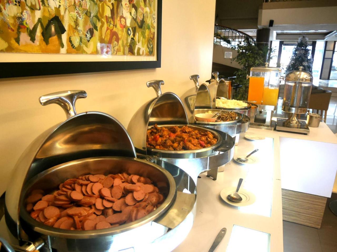 Circle Inn Hotel And Suites Bacolod Exteriör bild